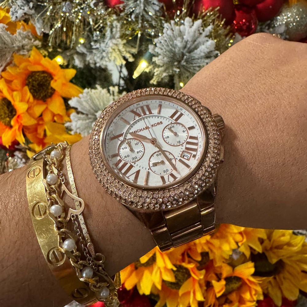 ONE DAY SALE💫

SALE🌸MICHAEL KORS chronograph rose gold watch ✨ - Picture 4 of 11